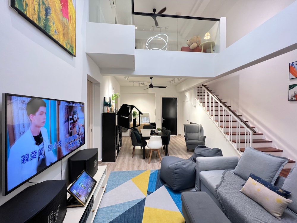 Luxury Townhome, 3 Bedrooms, Sauna, City View photo 1