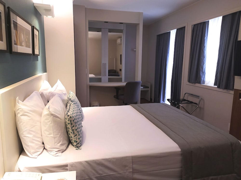 Superior Suite, 1 Queen Bed, Non Smoking - Photo 5