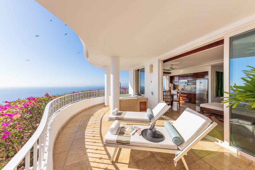 Master Suite Ocean View with Jacuzzi