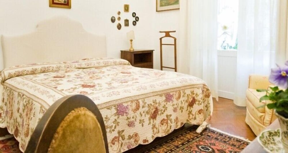 Classic Double Or Twin Room, 1 Queen Bed, Shared Bathroom (San Michele)