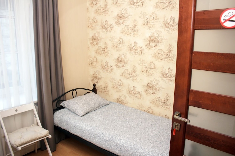 Basic Twin Room photo 2