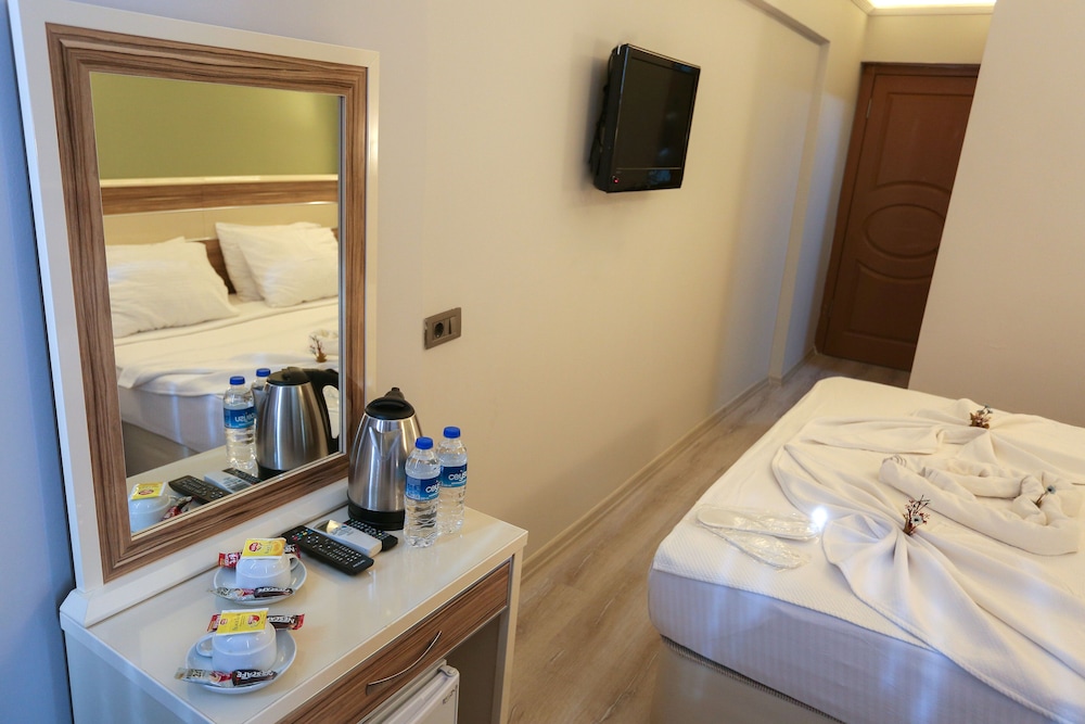 Standard Double Room Single Use photo 3
