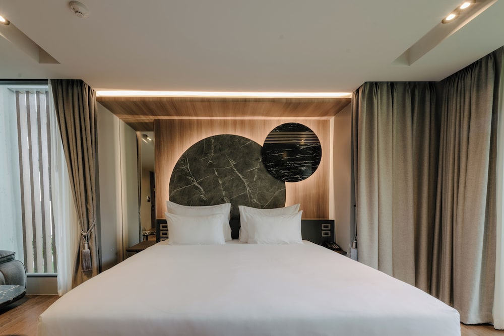 Superior Double Room, 1 King Bed, Non Smoking - Photo 1