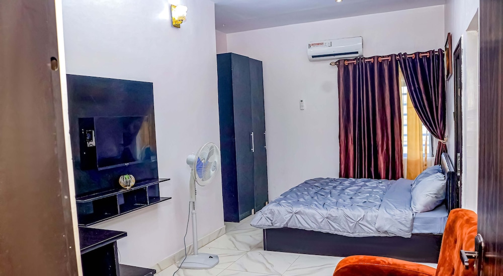 Deluxe Studio Suite