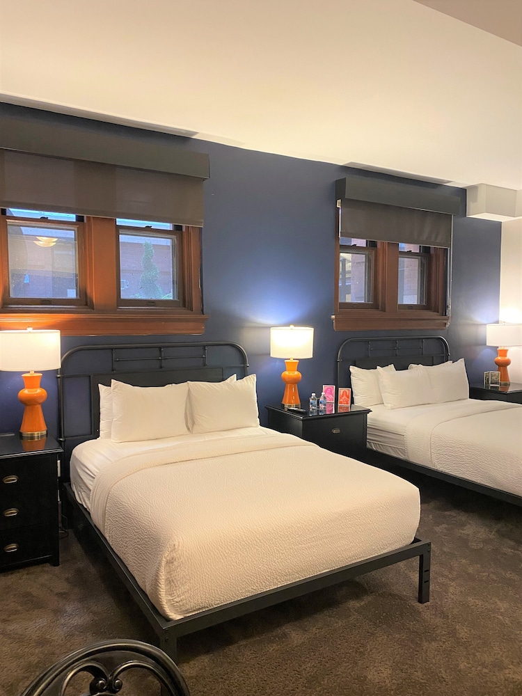Deluxe Room, 2 Queen Beds (Ground Floor Double Queen Room)