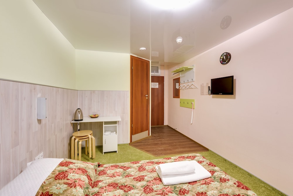 Standard Twin Room, No Windows