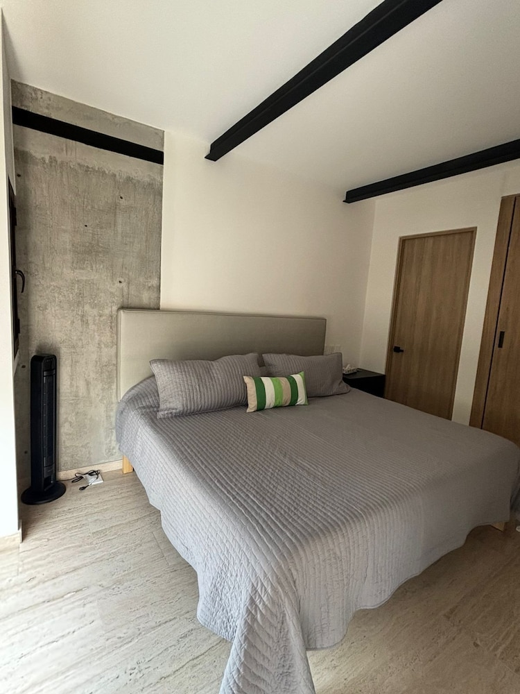 Grand Apartment