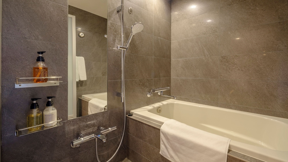 Luxury Twin Room (Deluxe) thumbnail 5