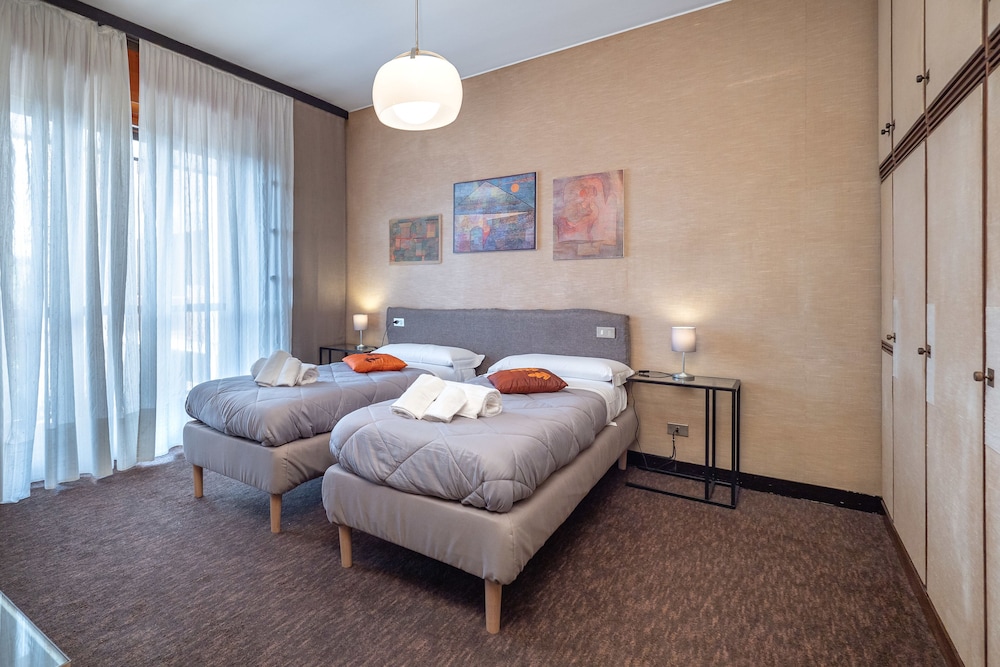 City Double Or Twin Room, Shared Bathroom