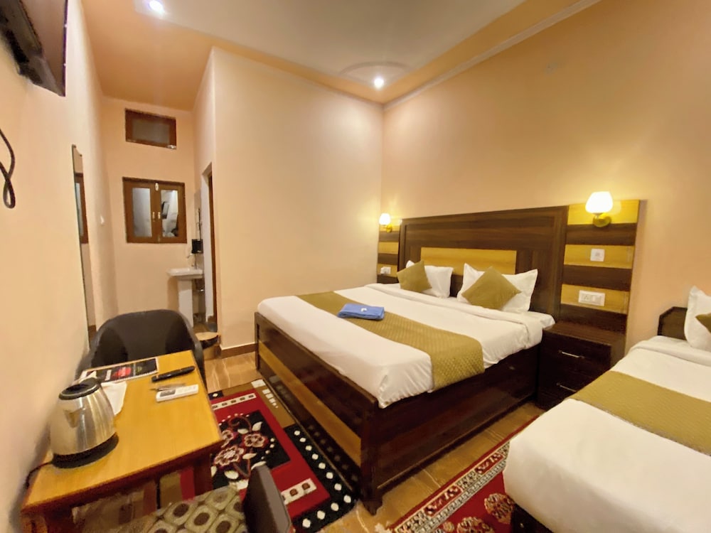 Superior Triple Room, Balcony, City View