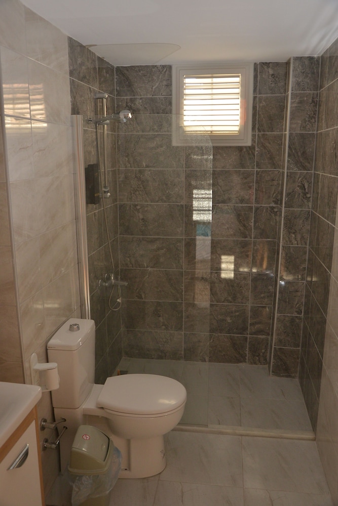 Standard Triple Room - Photo 4
