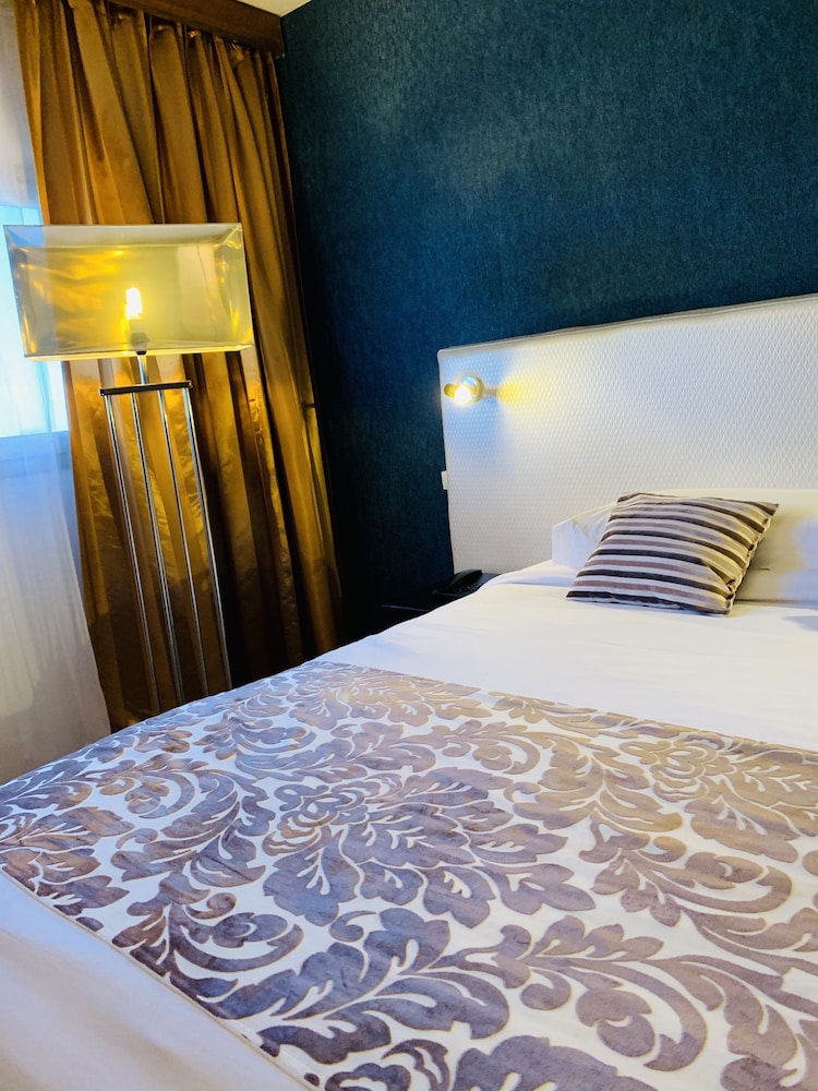 LUXURY BIG BED
