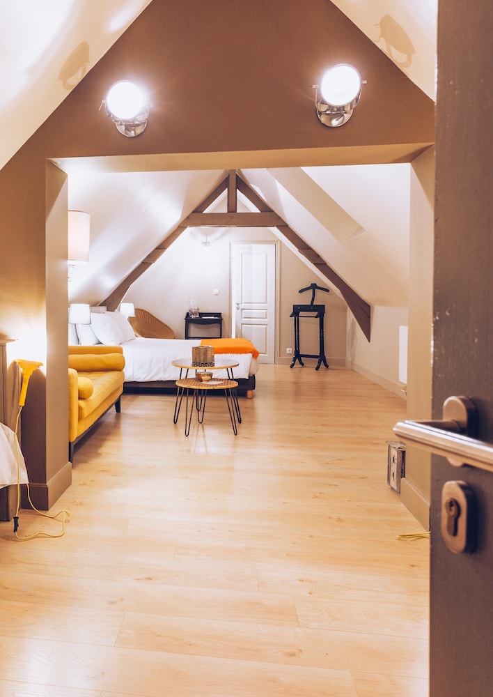 Suite, Private Bathroom
