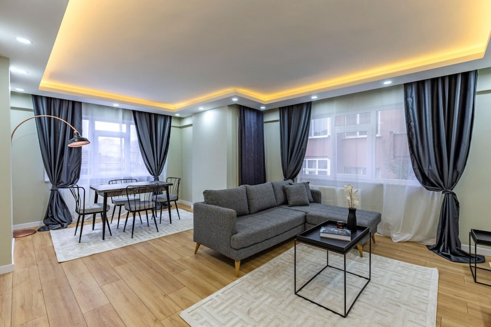 Apartment photo 1