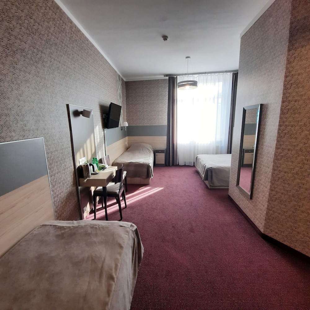 Basic Quadruple Room (with extra bed) photo 2