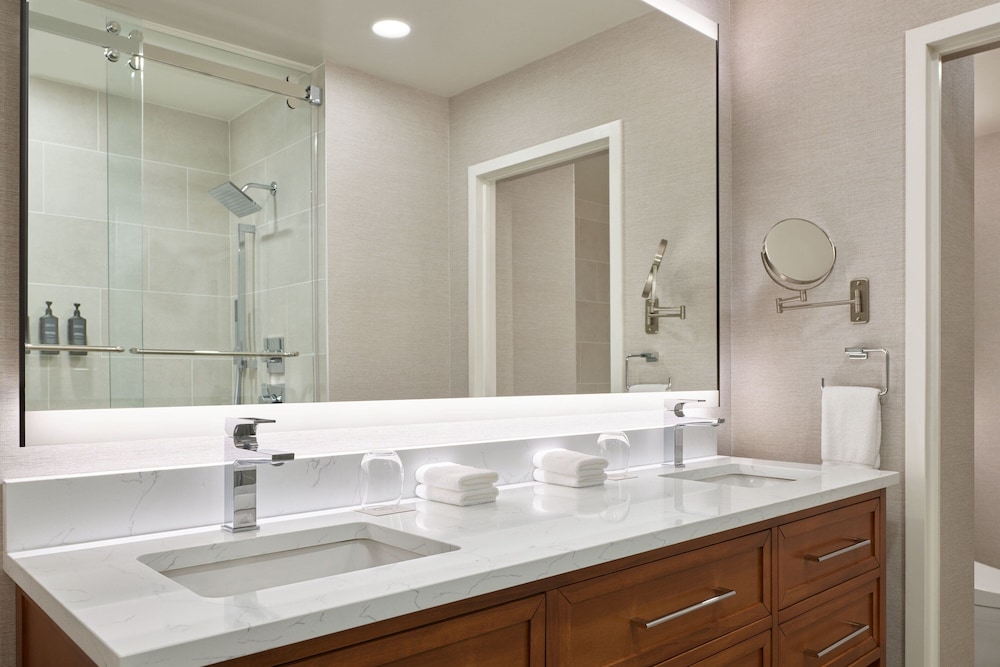 Luxury Suite, 1 Bedroom - Photo 1
