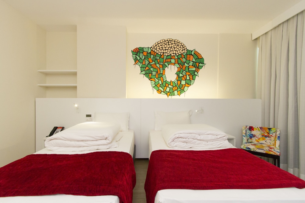 Superior Twin Room, 2 Twin Beds photo 3