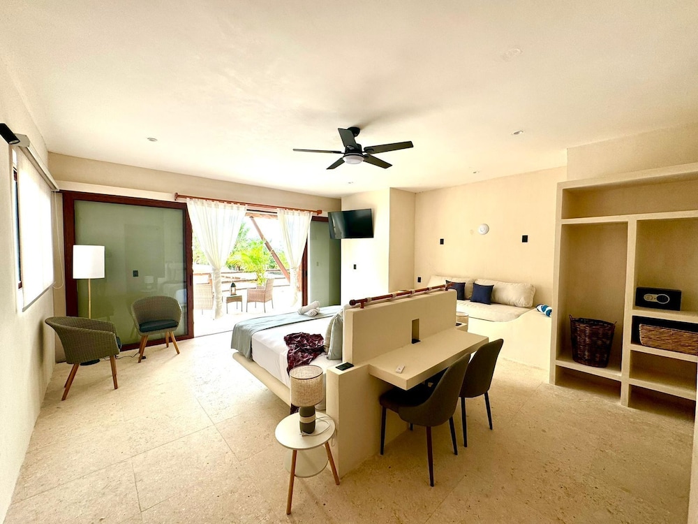 Deluxe Suite, Balcony, Sea View