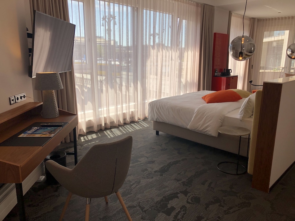 Suite with Balcony & River view - Photo 2