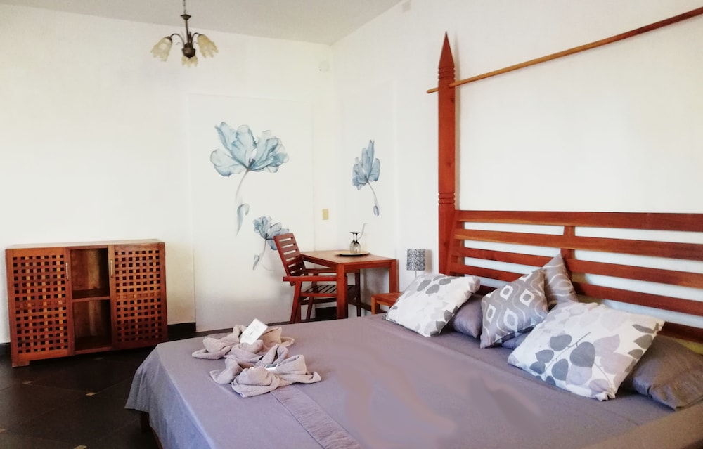 Classic Double Room, 1 King Bed, Non Smoking (Ixora) photo 1