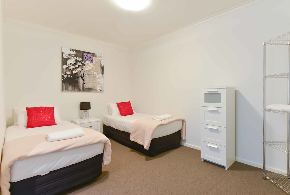 Three Bedroom Apartment photo 2