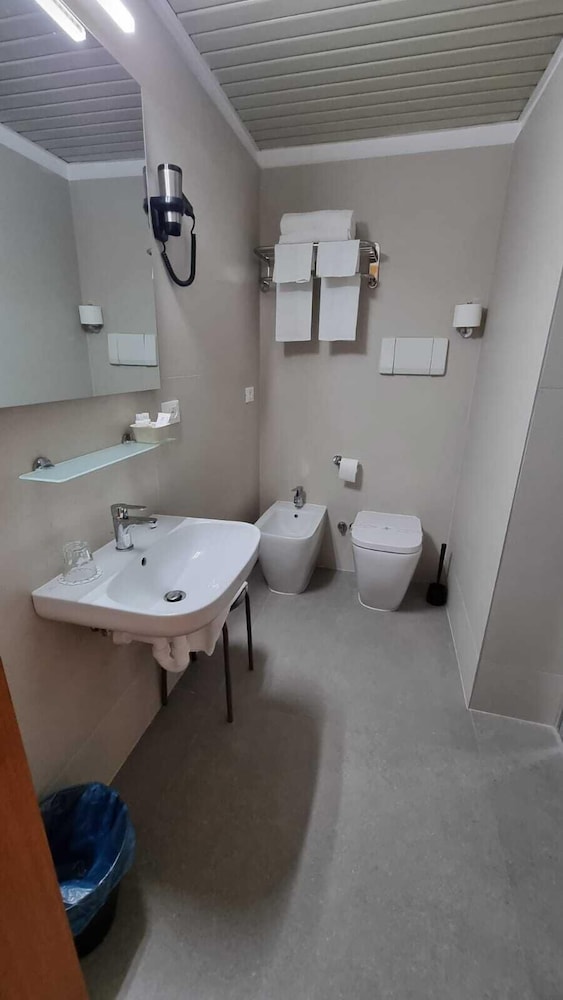 Standard Room photo 3