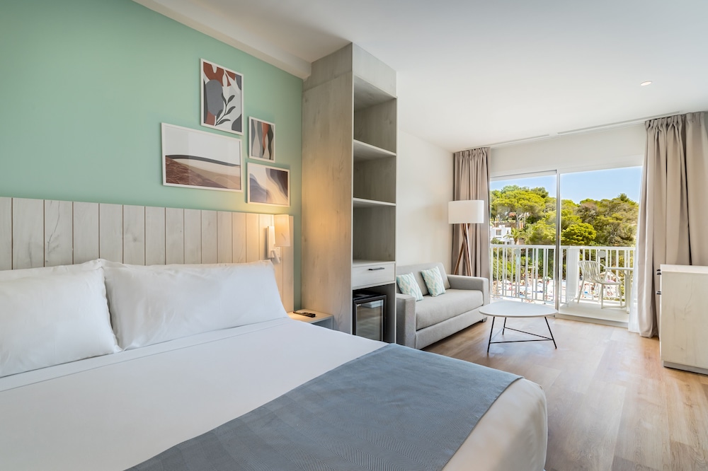 Family Room, Sea View