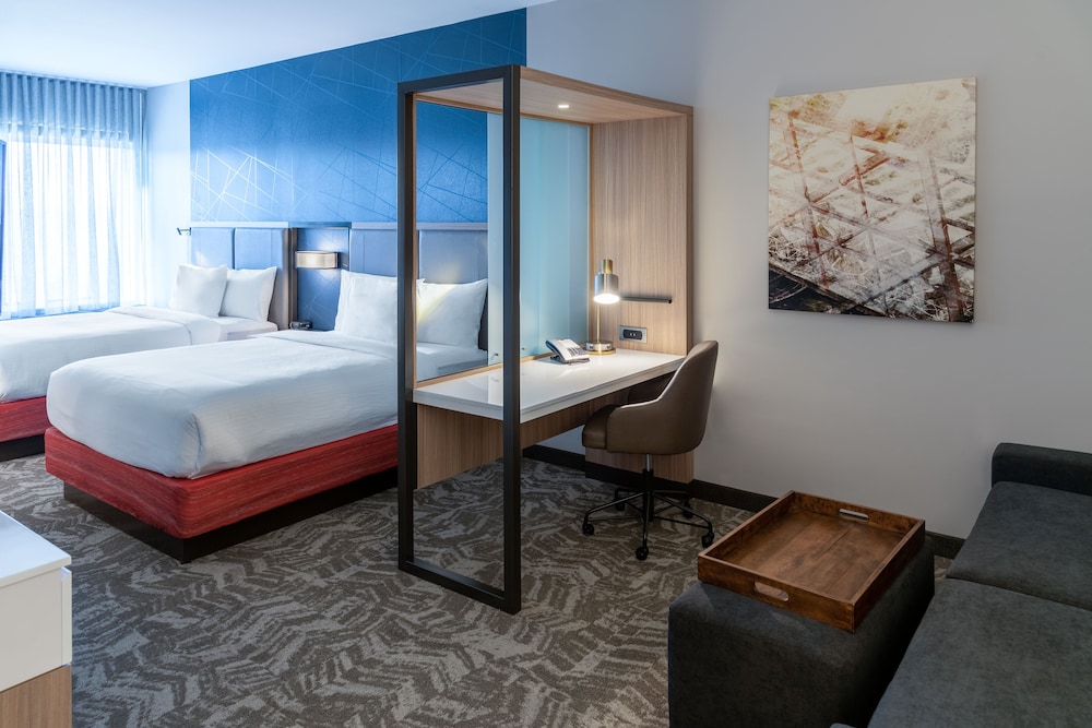 Suite, 2 Queen Beds (Hearing Accessible) photo 2