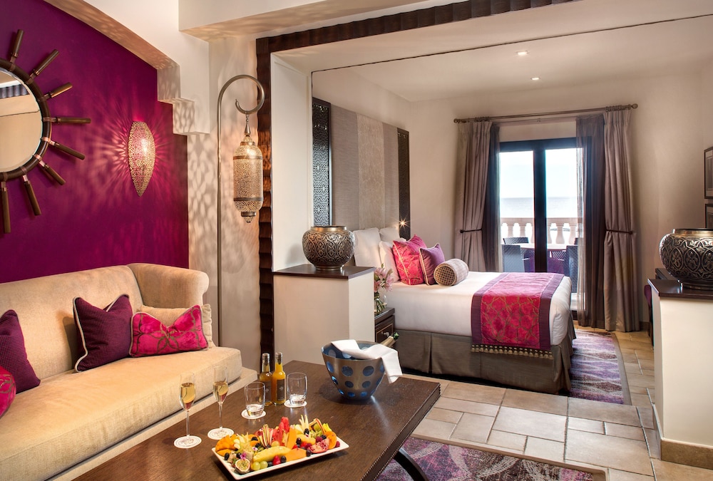Suite, 1 King Bed, Sea View - Photo 2