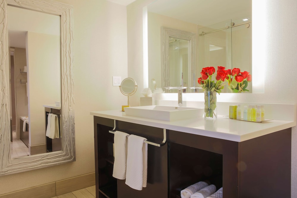 Junior Suite, 1 Bedroom - Photo 4