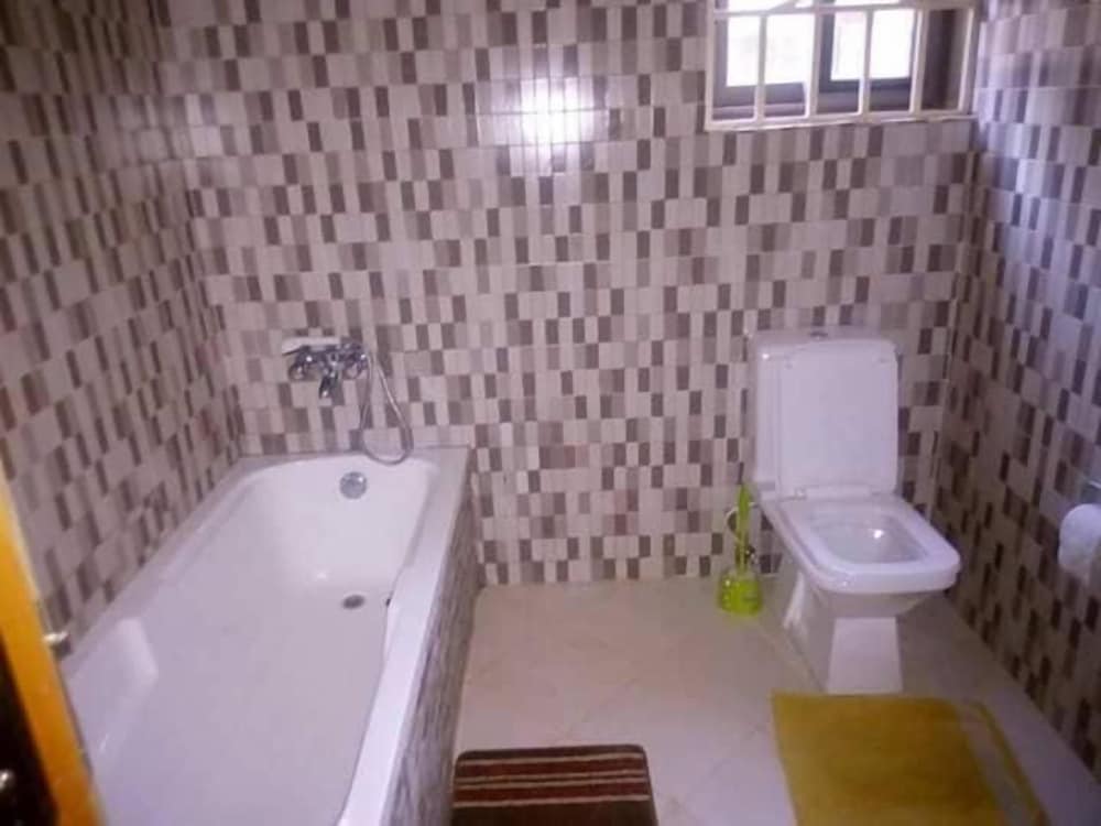 City Apartment, 4 Bedrooms, Non Smoking photo 3