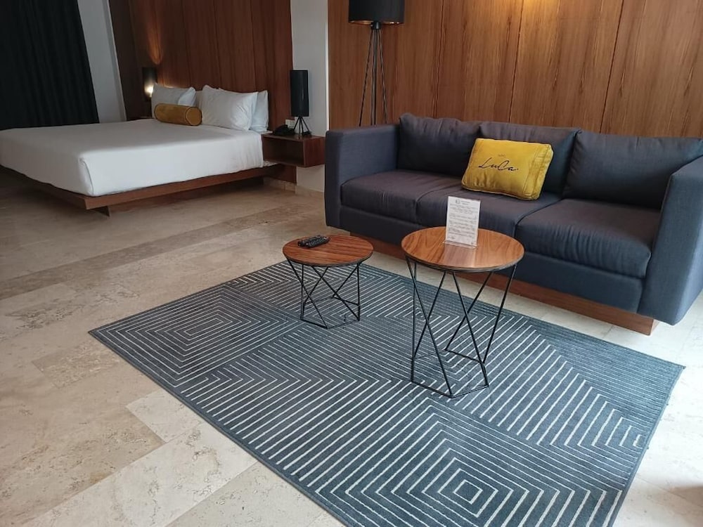 Interior View Suite photo 2