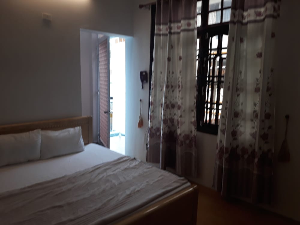 Comfort Room, 1 Queen Bed, Courtyard Area photo 2
