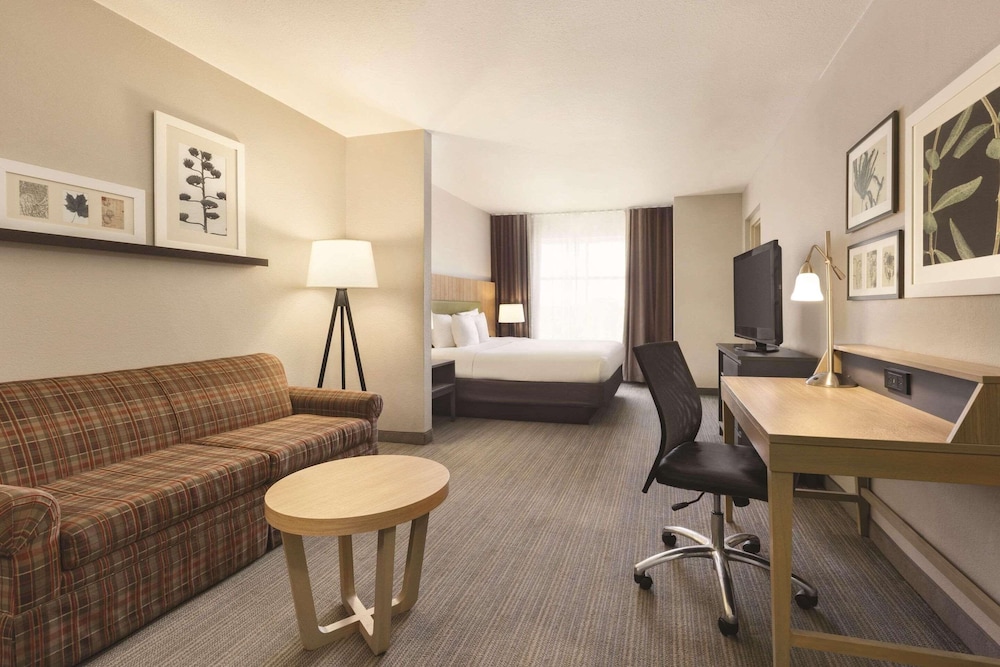 Studio Suite, 1 King Bed, Non Smoking - Photo 1
