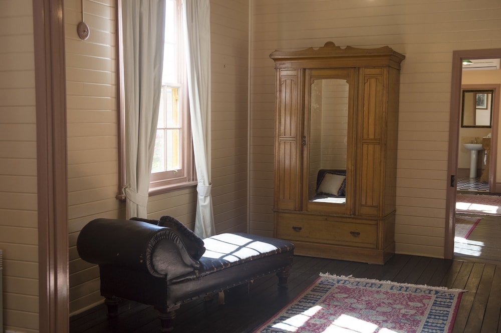 Comfort Double Room, 1 King Bed, Patio, Courtyard View photo 2