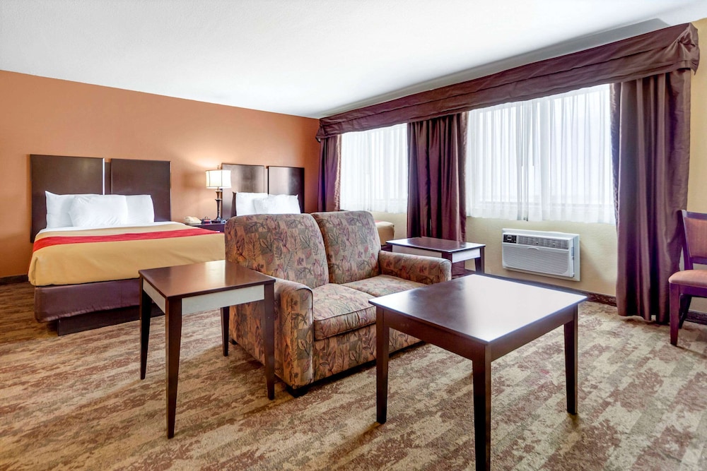 Suite, 2 Queen Beds, Non Smoking - Photo 5