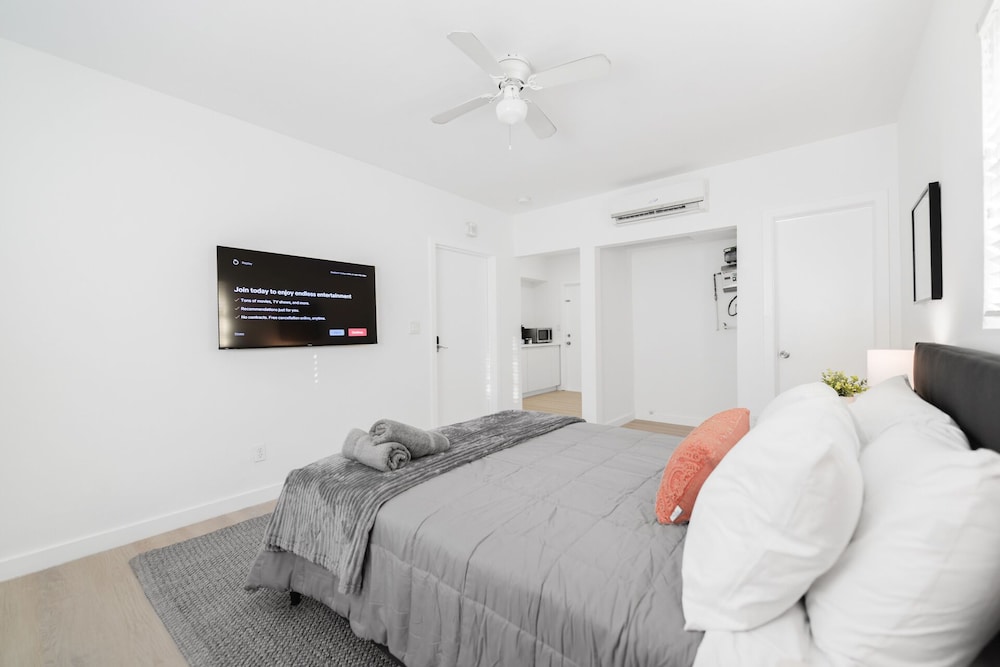 Standard Condo photo 2