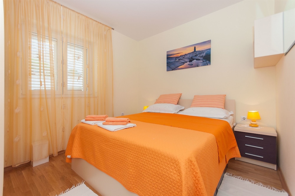 Apartment (A1)