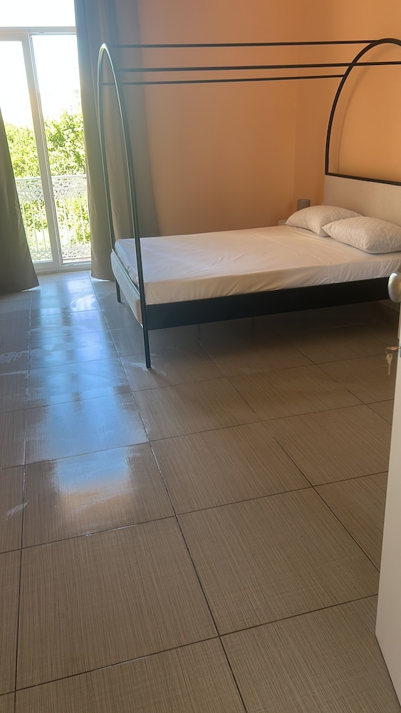 Classic Triple Room, Air conditioning photo 3