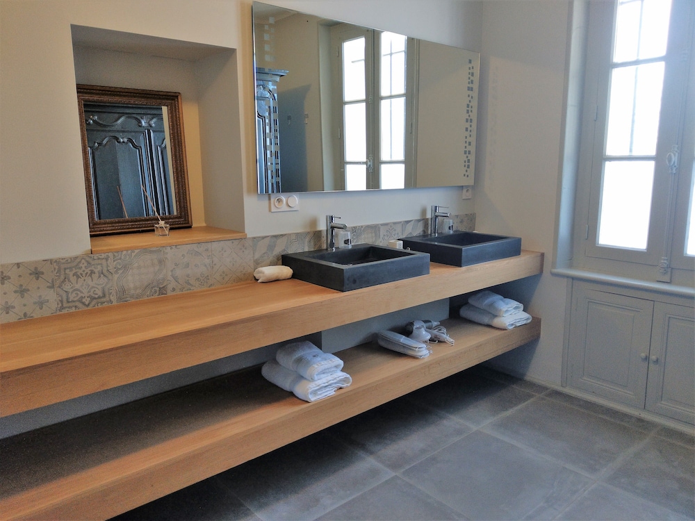 Double Room, 1 King Bed, Ensuite, Park View photo 2