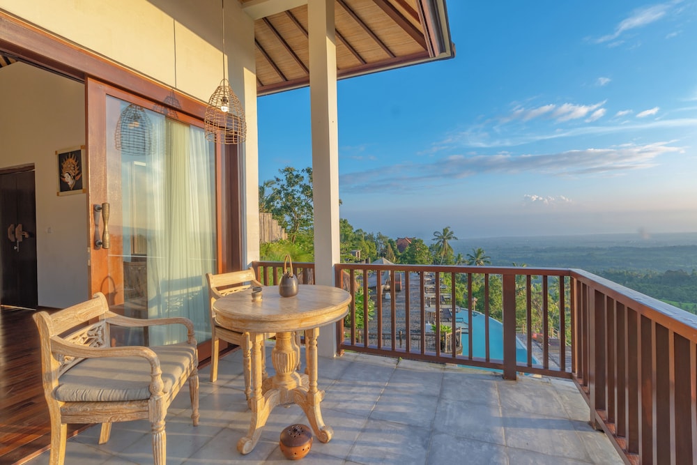 Royal Jacuzzi Pool Villa - Photo 13