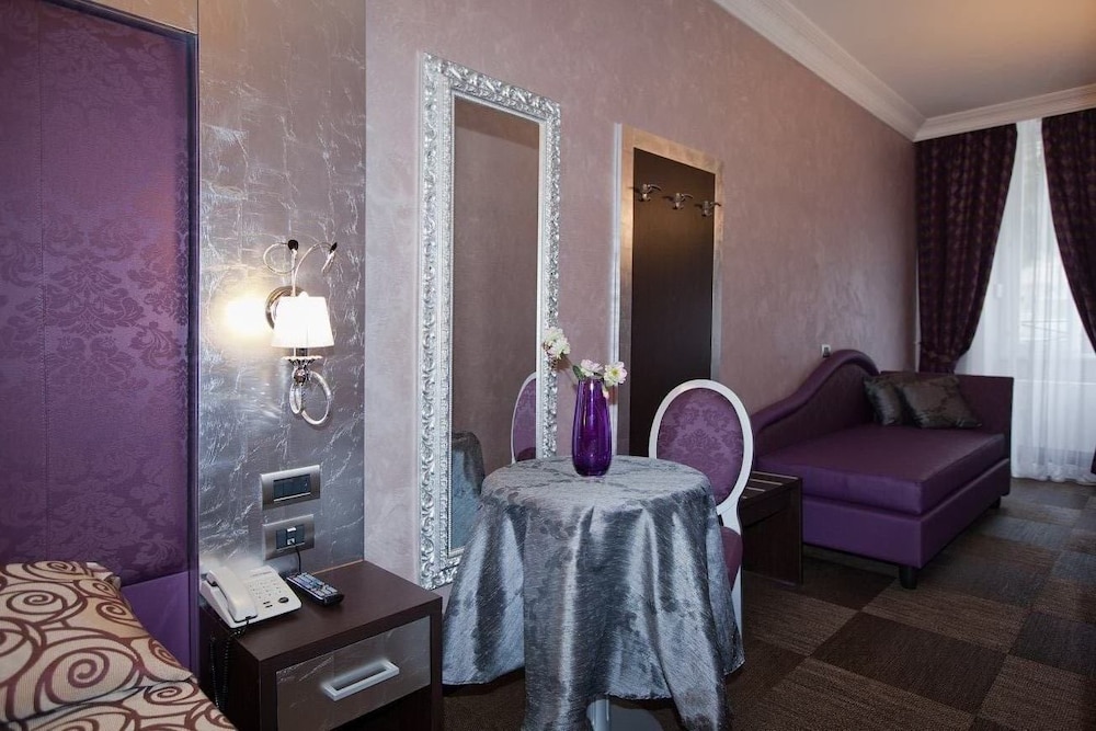 Superior Double or Twin Room photo 3