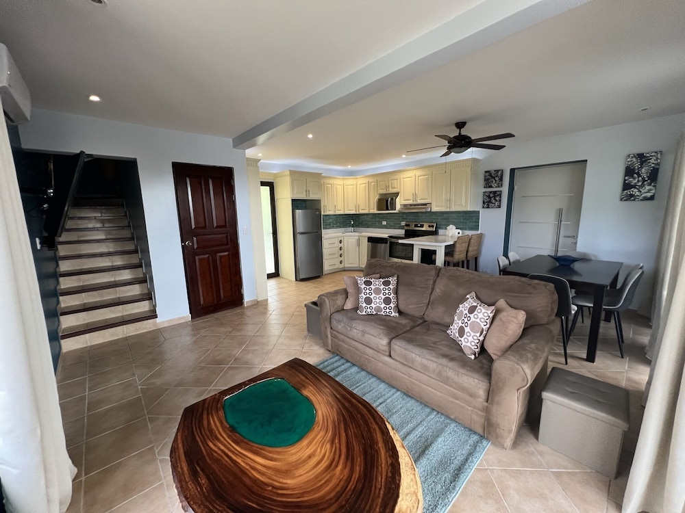 Apartamento de Luxo, 2 Quartos, Cozinha, Vista para o Oceano