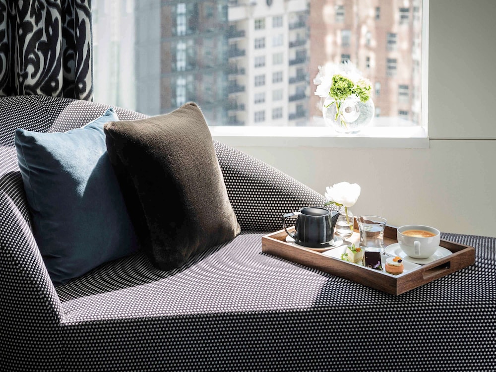 Junior Suite, 1 King Bed with Sofa bed - Photo 2