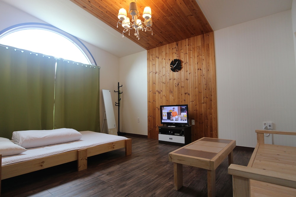 Basic Double Room - Photo 8