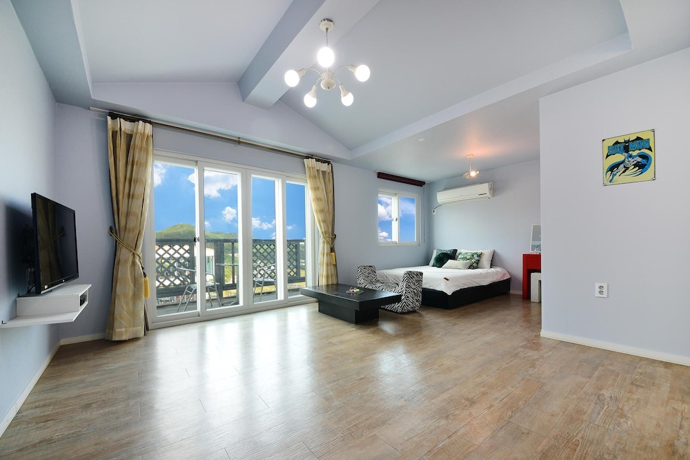 Basic Room, 1 Bedroom (Spiderman (1F/Private BBQ)) - Photo 1