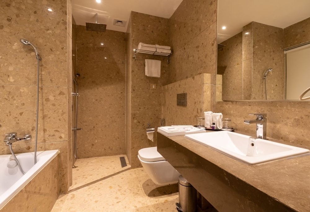Superior Twin Room, 1 Bedroom, City View photo 2