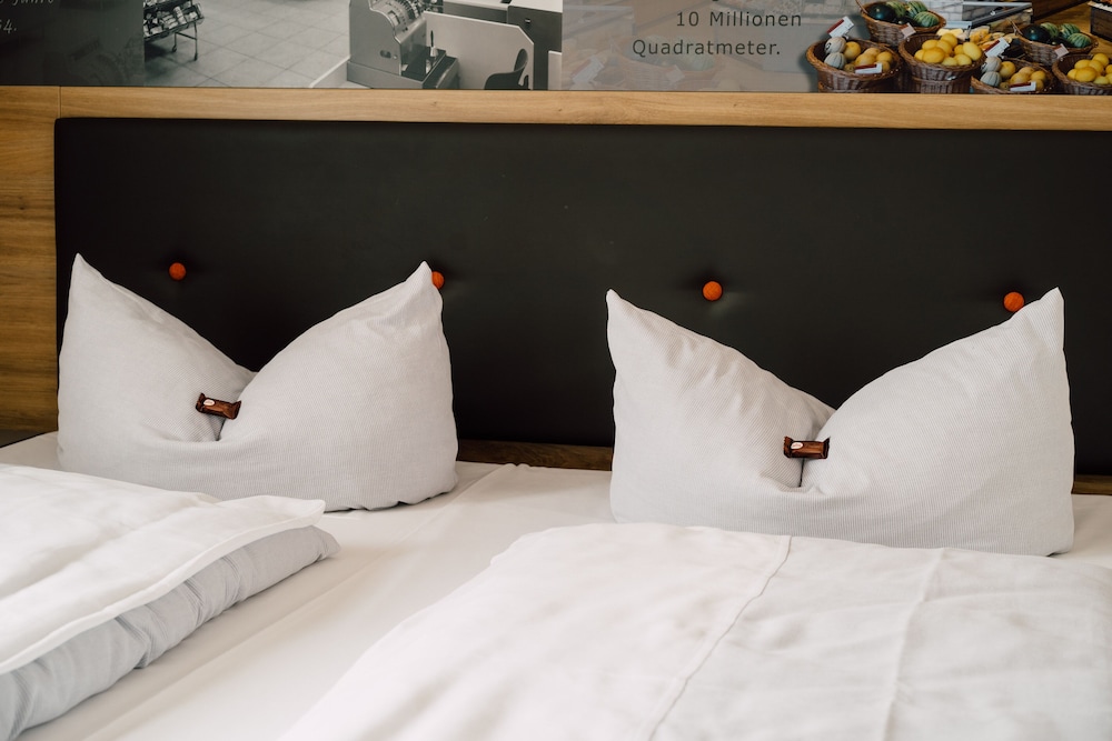 Standard Double Room (Non-Food) - Photo 5