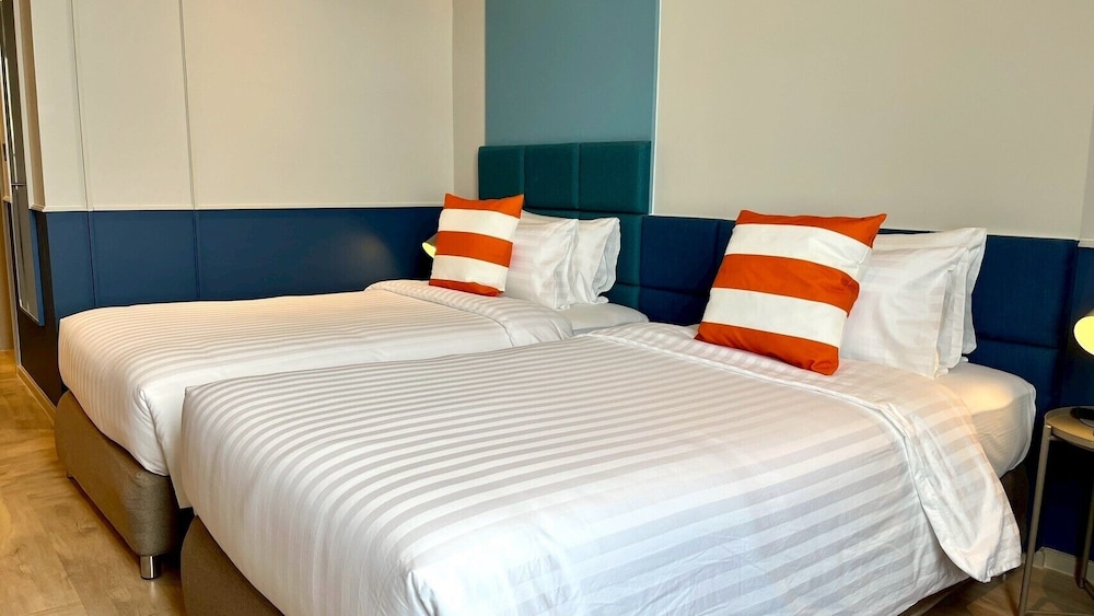 Superior Studio, 2 Twin Beds, City View photo 2