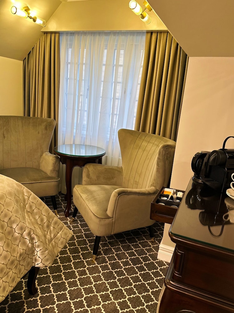 Classic Double Room, Ensuite photo 2